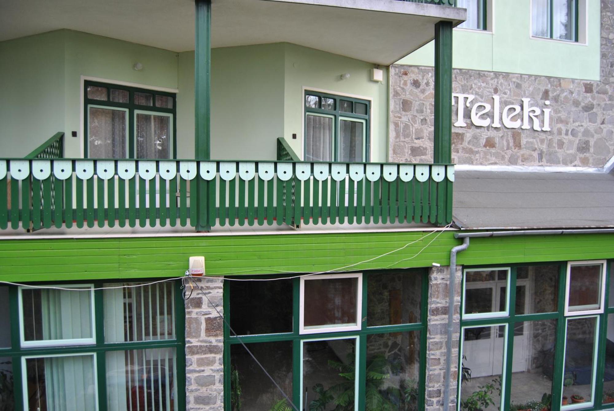 Hostel Teleki ソバタ エクステリア 写真