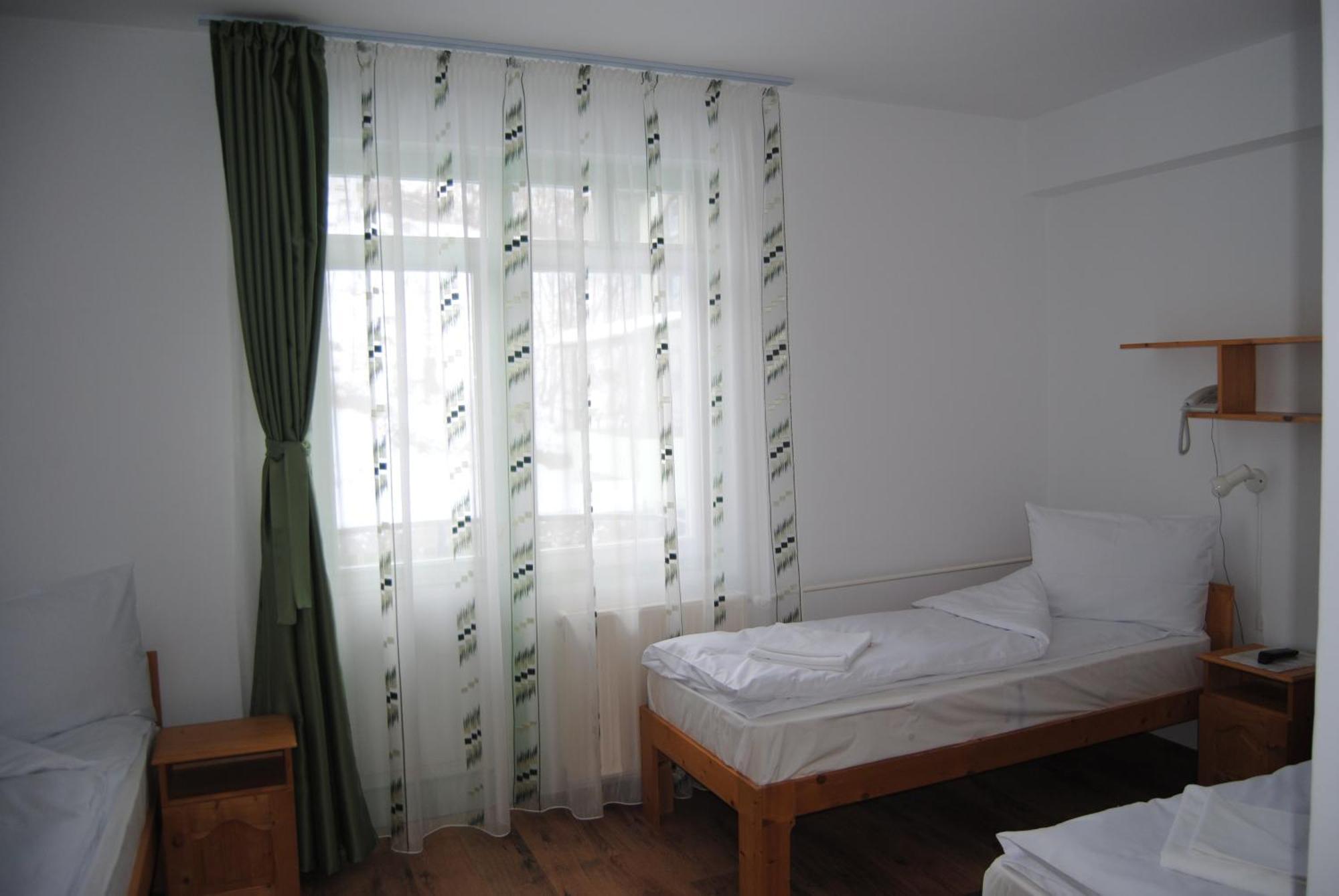 Hostel Teleki ソバタ エクステリア 写真