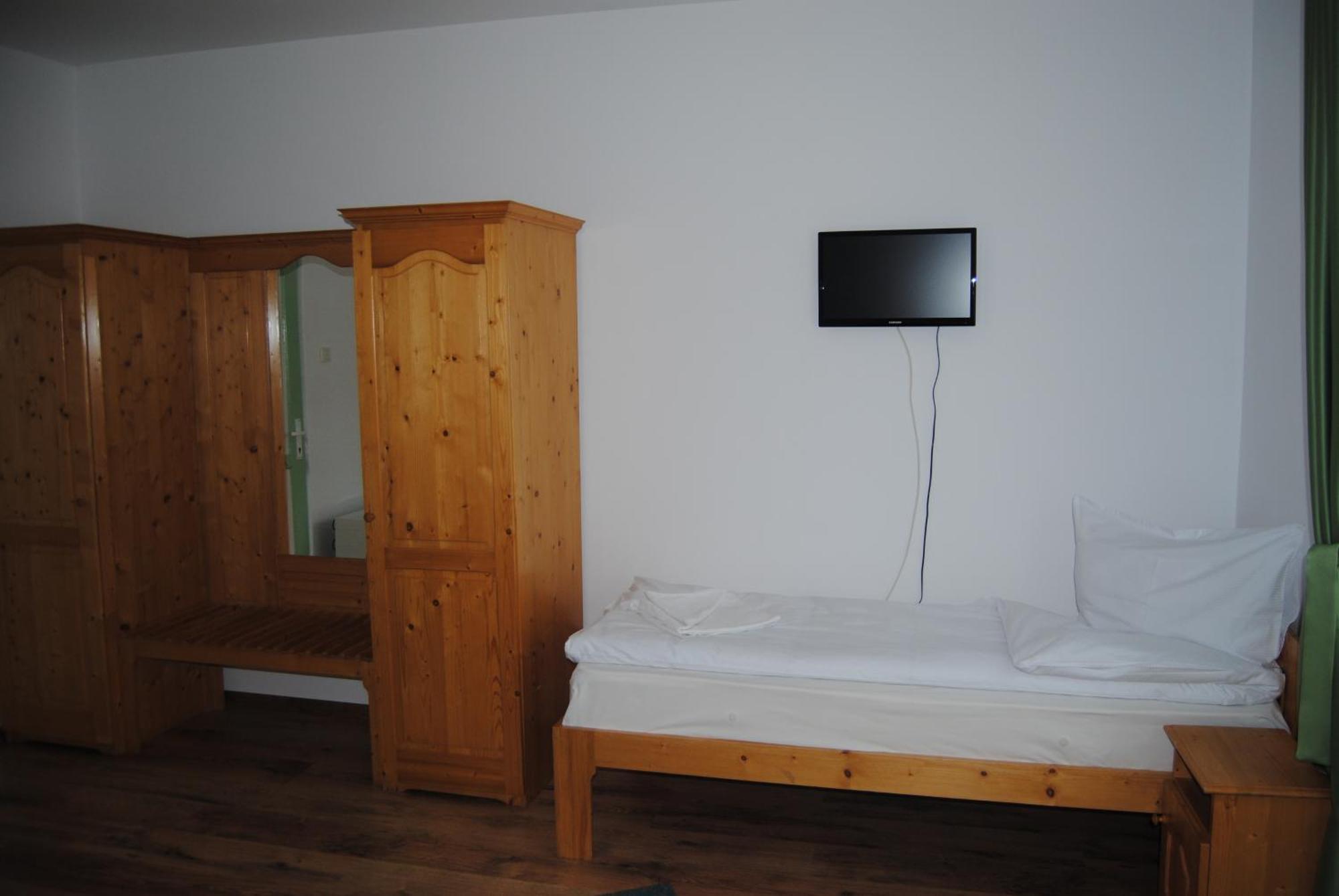 Hostel Teleki ソバタ エクステリア 写真