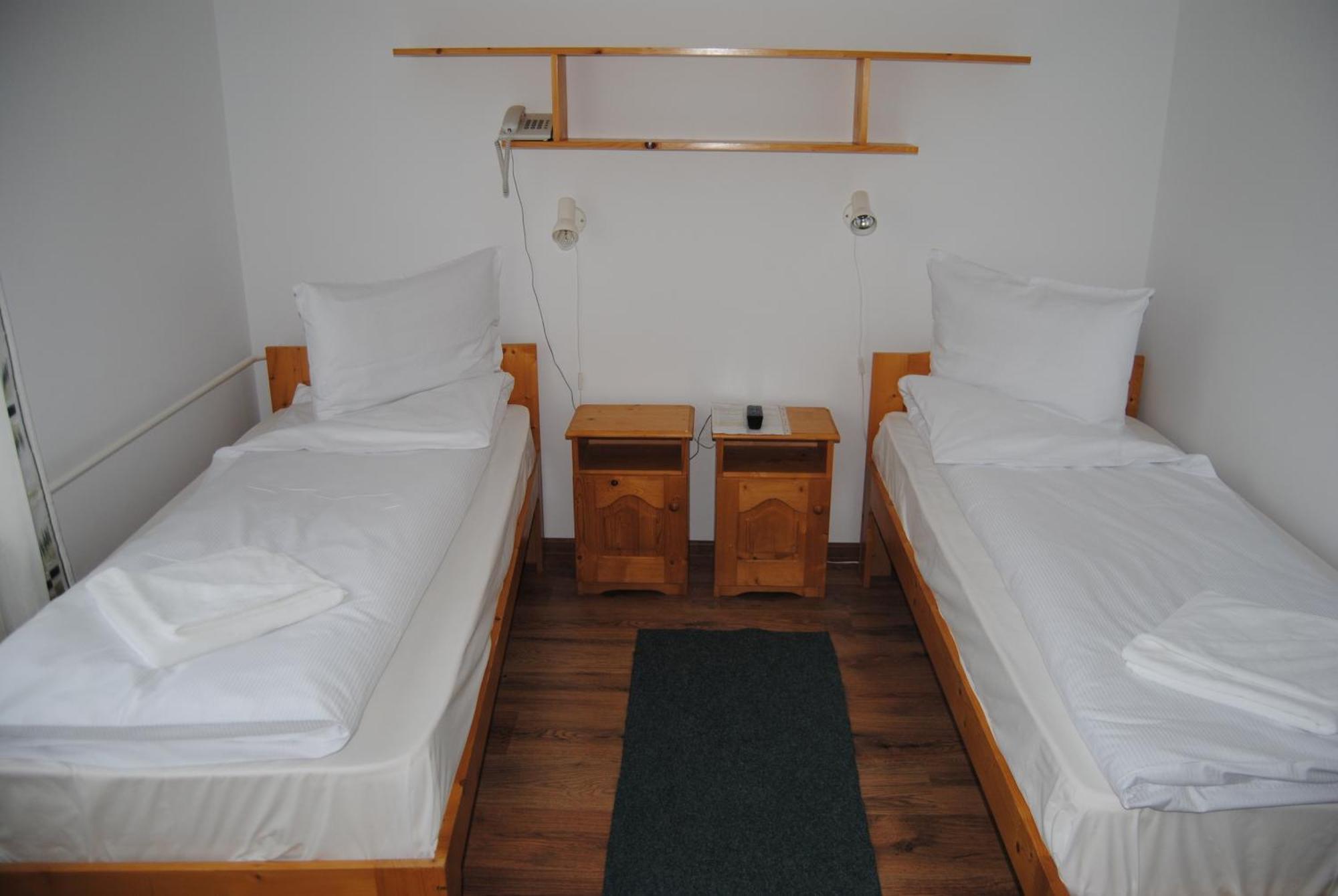 Hostel Teleki ソバタ エクステリア 写真
